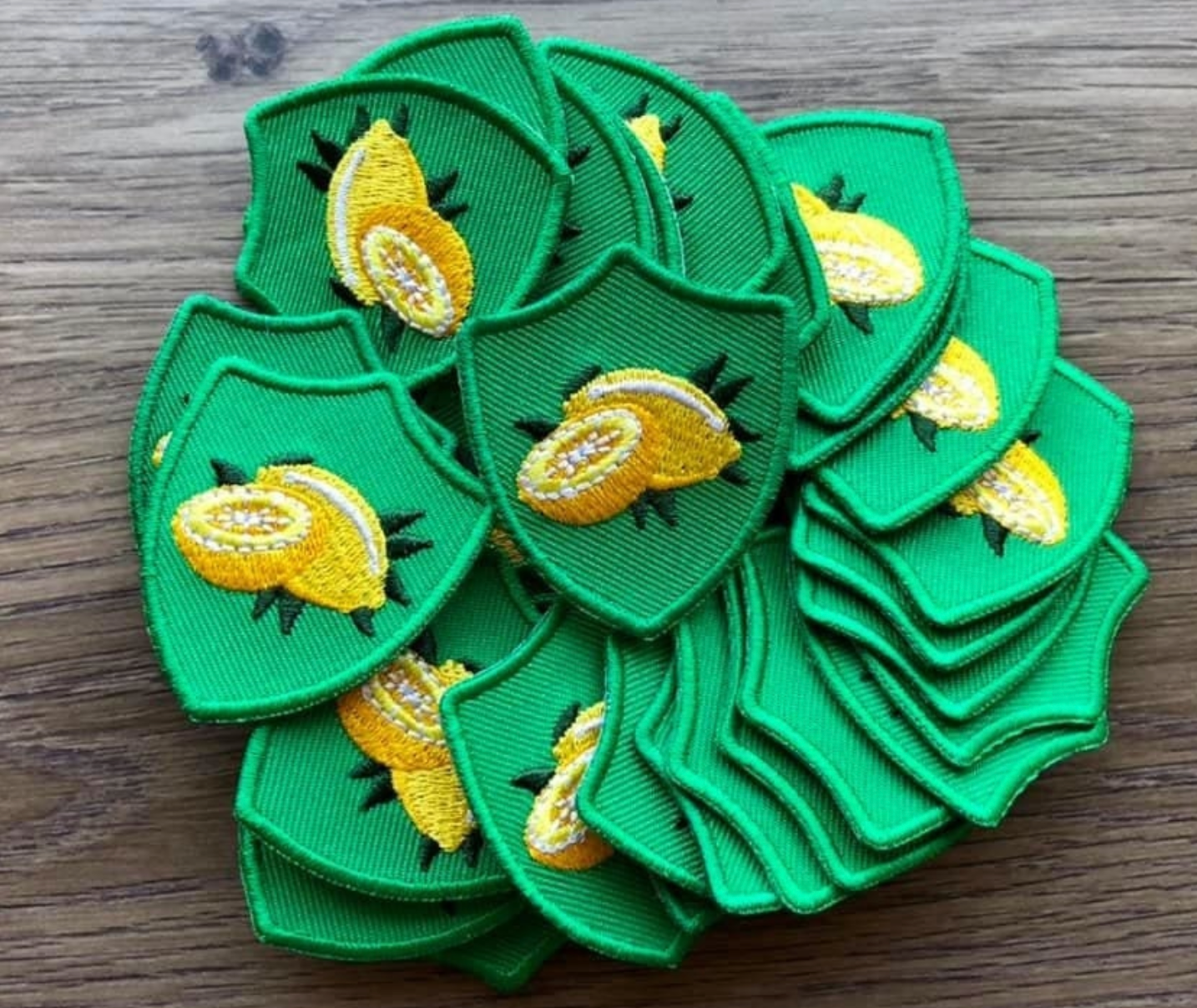 Discontinued Products - Crests